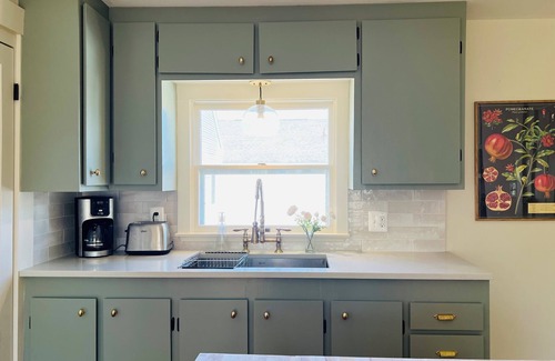 Biddeford Apartment | Historic 2-bedroom apartment with WiFi, AC in Downtown Biddeford