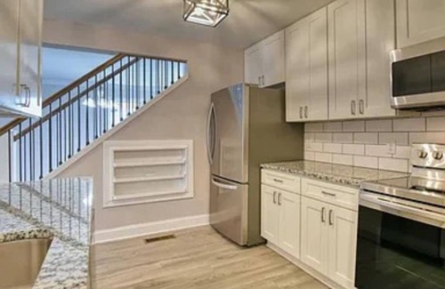 Lenoir City House | Historic 2-bedroom house with WiFi and AC in downtown Lenoir City