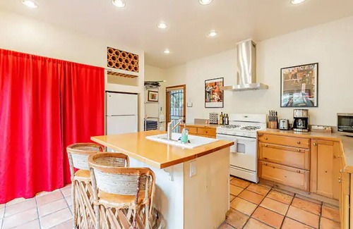 Sam Hughes House | Historic 2BD Desert Home Near the UofA with Patio, BBQ - Low Summer Rates! 🌞