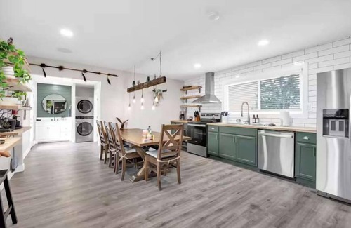 Valle House | Historic 4-Bedroom Retreat Near Grand Canyon