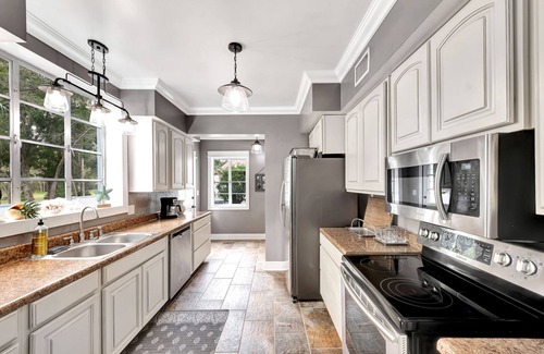 Vero Beach House | Historic 5-Acre Grand Estate-center of town. 4 miles to beach!