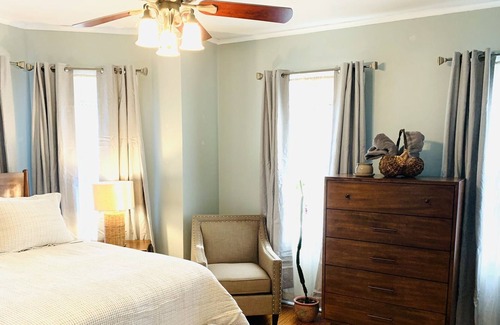 Carbondale House | Historic Admiral Walker House-creekside and only 7.5 mi from skiing