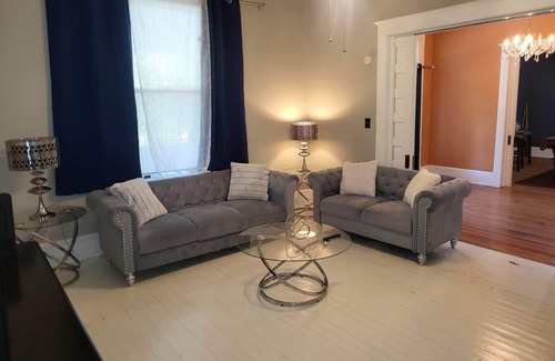 Macon House | Historic admire 3bedroom villa, design for family