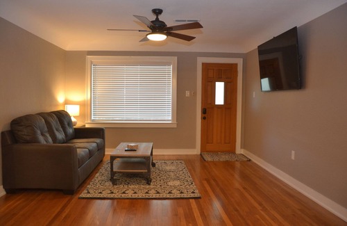 Roswell House | Historic appeal with modern luxuries!
