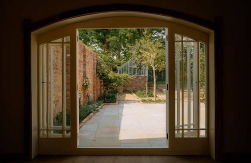 Bunbury House | Historic building offers an inviting retreat with its charming blend of comfort and elegance, sleeping 10 guests