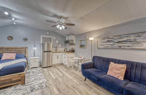 Ybor City House | Historic Bungalow & In-law Suite | Clean & Comfy