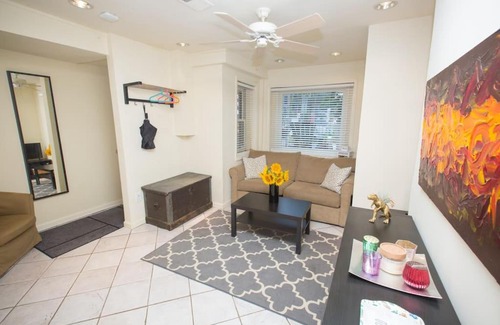 Near Northeast Apartment | Historic Capitol Hill meets trendy H Street