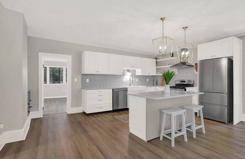 Carmel House | Historic Carmel Home! Location!
