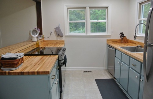 Mount Tremper House | Historic Catskills Farmhouse with Mountain Views with H/S Inter Net Remote Work