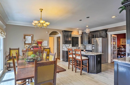 Cedar Hill House | Historic Cedar Hill Mansion on Large Farm w/Pool!