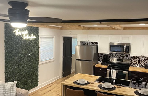 Brunswick Apartment | Historic charm
