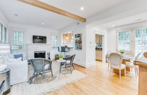 Jefferson Park Avenue House | Historic Charm w/Modern Comfort Near UVA Grounds