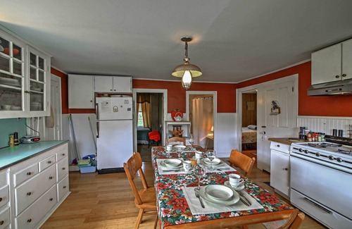 Chester House | Historic Chester House 10-30 Mins to 5 Mountains!