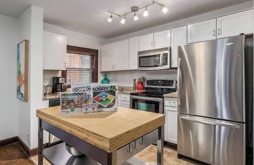 Victorian Village Condo | Historic Condo Downtown Victorian Village , Walk to Short North, OSU, Nationwide