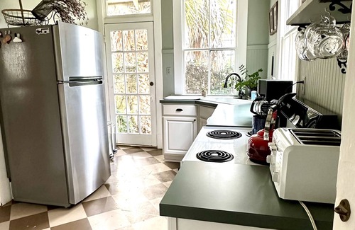 Historic District - North House | Historic Cottage on Greene Square – Walk to River Street, Downtown Savannah,SCAD