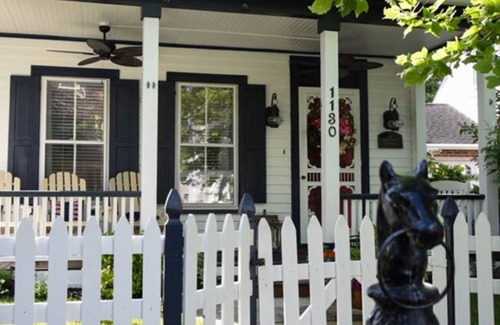 Village Green House | Historic cottage on tree lined Washington Street - Pet Friendly! Fenced yard
