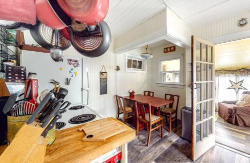 Long Beach House | Historic Cottage