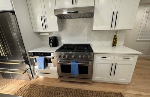 Edgewood House | Historic Cozy 3-bedroom house beautiful Cranston RI, Cent Air/Heat, WIFI, 4K TVs