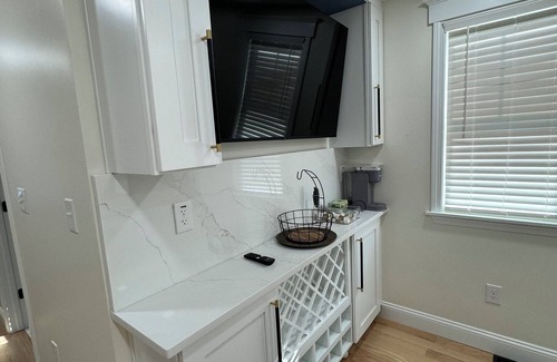 Edgewood House | Historic Cozy 3-bedroom house beautiful Cranston RI, Cent Air/Heat, WIFI, 4K TVs