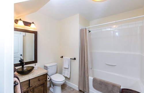 South Lethbridge Apartment | Historic cozy suite