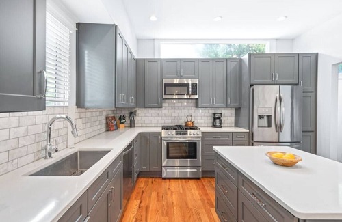 Oakland House | Historic Craftsman Walking Distance Best of ATL