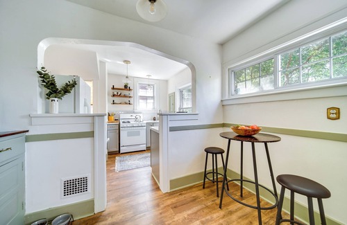 Jefferson Chalmers House | Historic Detroit Bungalow: Pet & Family Friendly