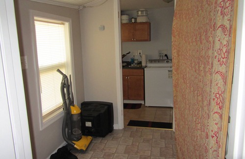 Fredericksburg Apartment | Historic Downtown Fredericksburg, self contained apartment, patio and garden.