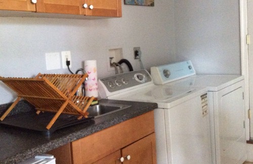 Fredericksburg Apartment | Historic Downtown Fredericksburg, self contained apartment, patio and garden.