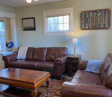 Astoria Apartment | Historic Downtown Flat, # 1