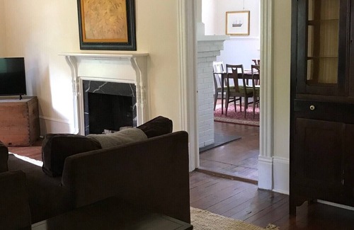 Watkinsville House | Historic downtown Watkinsville cottage