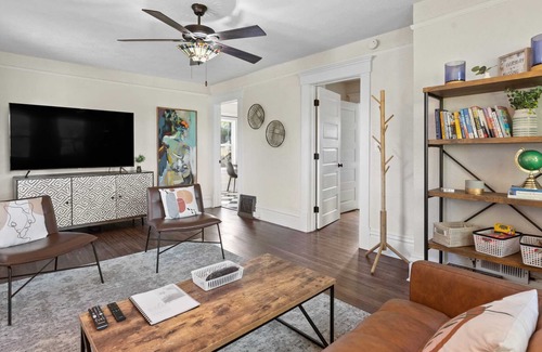 Cliff - Cannon Apartment | Historic Dwntwn Building / Close To DT / Pets OK