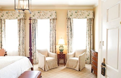 Charleston Historic District Hotel | Historic Elegance: Grand King, Planter Inn, Walk to Charleston’s Jewels