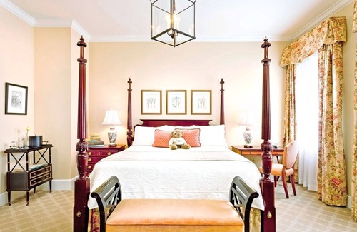 Charleston Historic District Hotel | Historic Elegance: Grand King, Planter Inn, Walk to Charleston’s Jewels