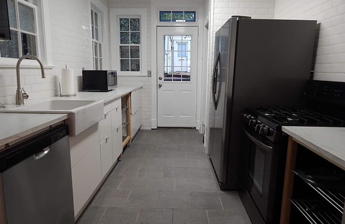 Midtown House | Historic Family Gem - Location! Safe & 5-star Clean!