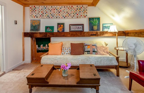 Dorchester Apartment | Historic Farmhouse in White Mountains Close to great trails