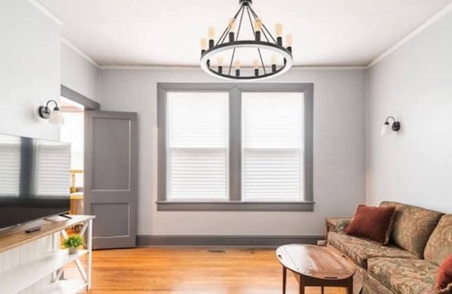 Danville House | Historic Farmhouse in Danville City Center