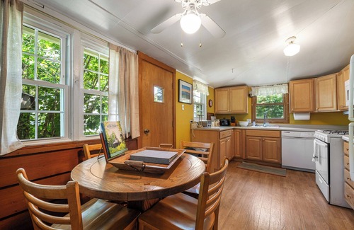 Fish Creek House | Historic Farmhouse near entrance to Peninsula State Park