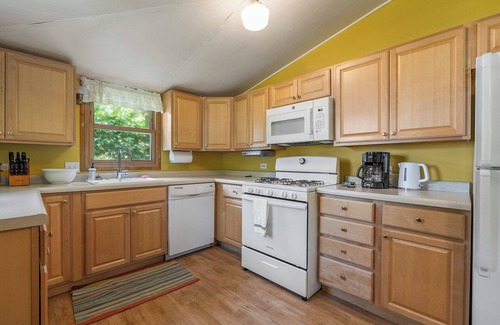 Fish Creek House | Historic Farmhouse near entrance to Peninsula State Park