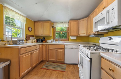 Fish Creek House | Historic Farmhouse near entrance to Peninsula State Park