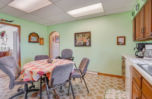 Polk County House | Historic Farmhouse w/Fire Pit: Pet Friendly!