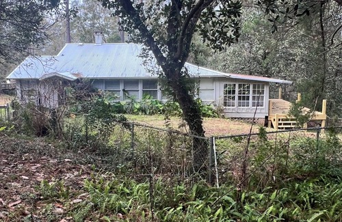 Fairhope Cottage | Historic GrandHotelFishCamp.com Cottage on Fish River in Fairhope, AL