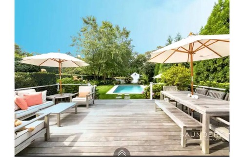 Amagansett Lanes Villa | Historic Hamptons Beach Town 4-Bedroom & Pool