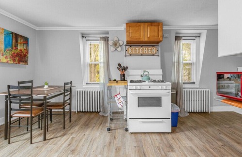 Hartford House | Historic Hartford Home Private Studio Suite