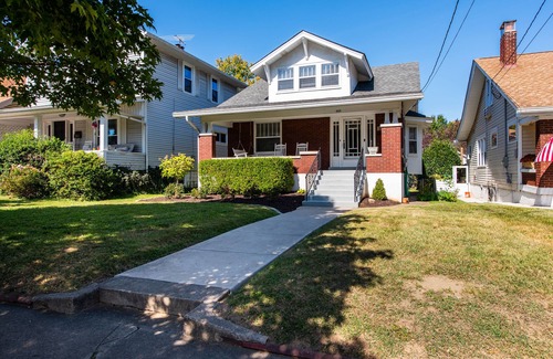 Deer Park House | Historic Highlands Bungalow w/private backyard and firepit walk to Bardstown Rd