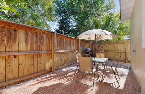 Biloxi House | Historic Home 1 block from Beach and walk to Restaurants and Casinos!