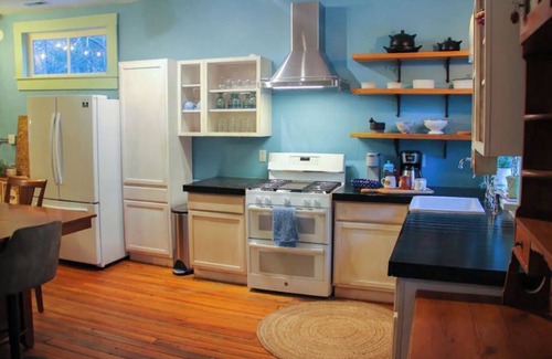 Flat Rock House | Historic home and HOT TUB~ In Flat Rock