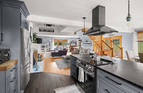 Wilmington House | Historic Home, Centrally Located w/Mtn Views!