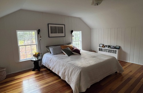 East Chatham House | Historic home in country hamlet. 30 min to Tanglewood, Hudson, Berkshires + more
