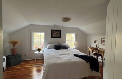 East Chatham House | Historic home in country hamlet. 30 min to Tanglewood, Hudson, Berkshires + more