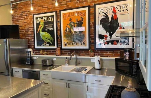 South Side Flats House | Historic home in Pittsburgh!